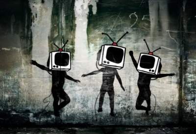 TV heads dancing grafitti