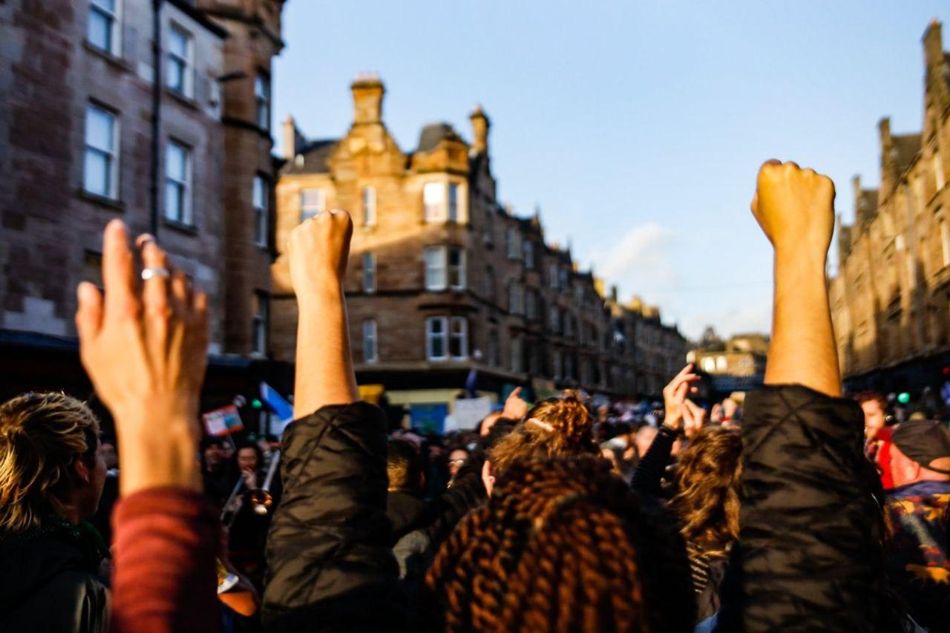 Fists Over a hundred thousand were in the streets for the global day of action in Glasgow. Credits Oliver Kornblihtt oliverninja midianinja 