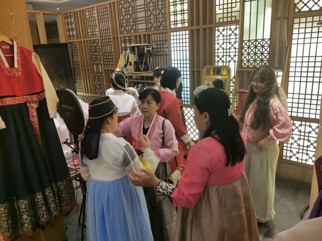 Jeff ExAd 16 SZ Korean Restaurant cosplay