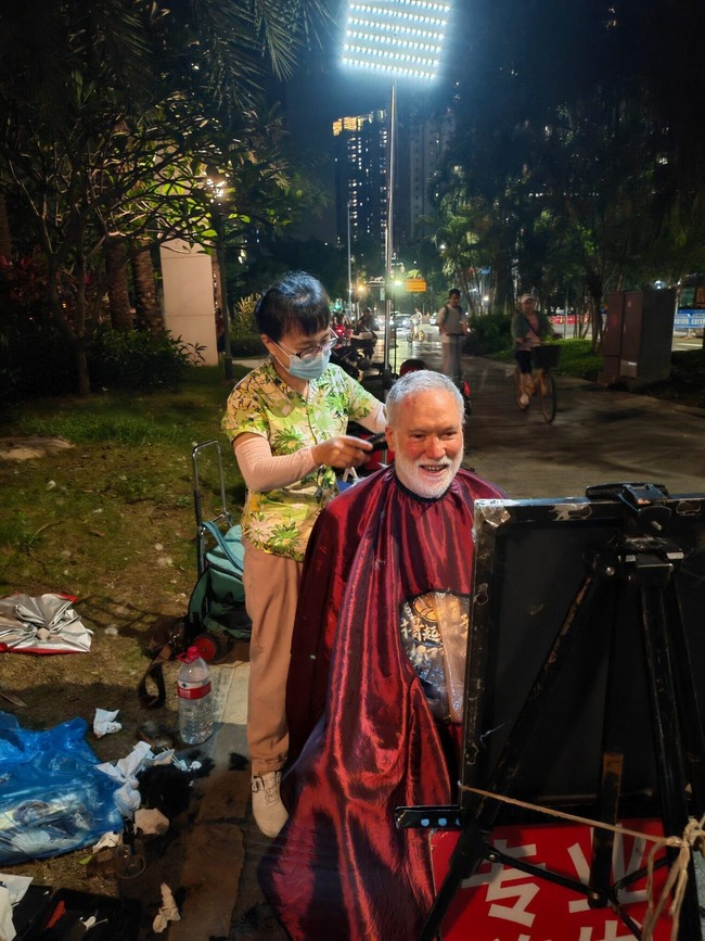 Jeff ExAd 17 haircut