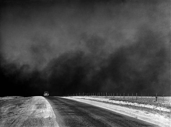 Auto on road Dust Bowl, Texas -  Wikimedia